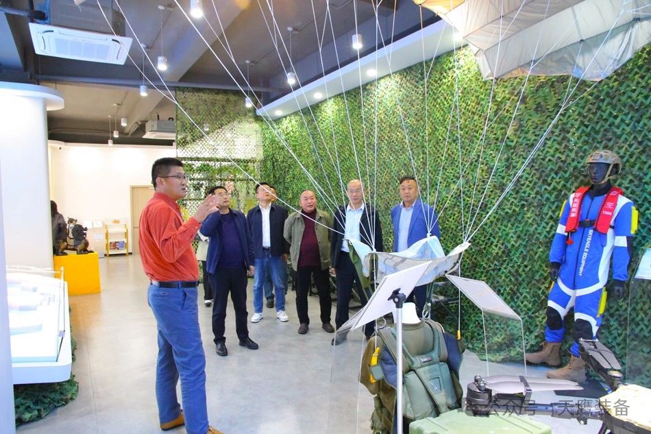 安慶市迎江區領導一行蒞臨天鷹裝備交流考察(圖2)